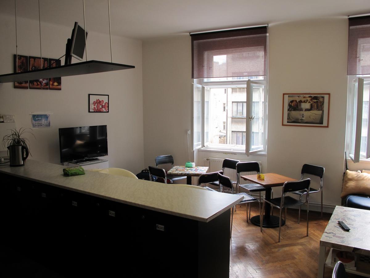 All Seasons Hostel Prag Eksteriør billede